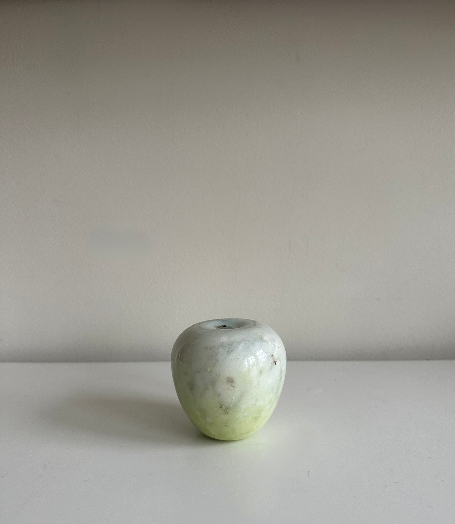 Vintage Onyx Apples - Individually Priced